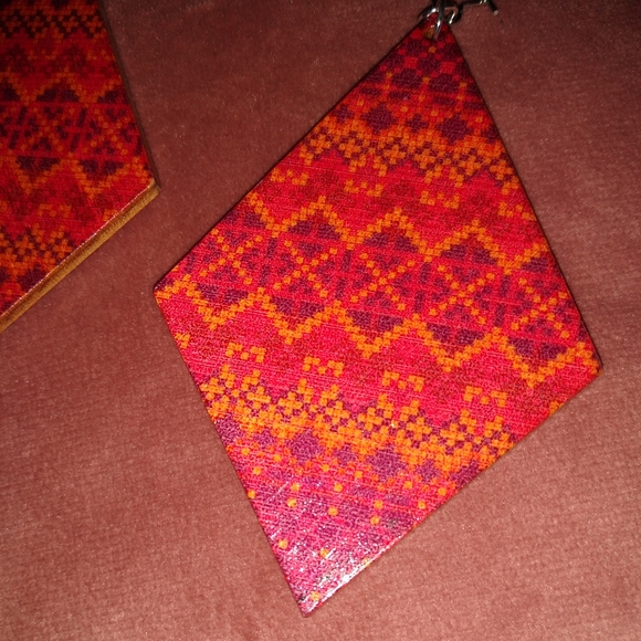 BOGO Wood Diamond Bohemian Pattern Lightweight Earrings Red Boho Festival New - Picture 5 of 11